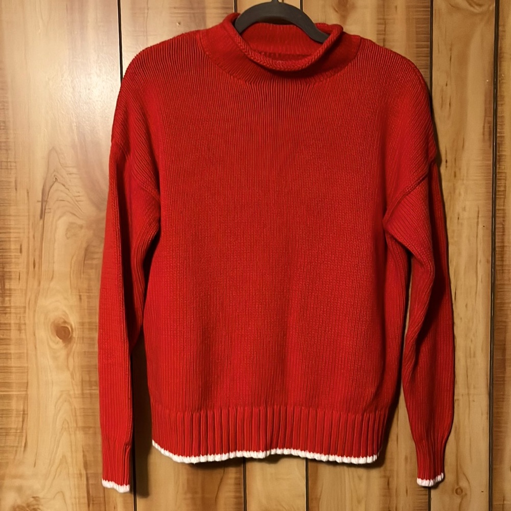 Crown & Ivy sweater